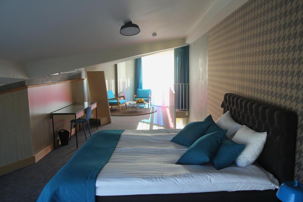 Hotel Kurshi & 4*