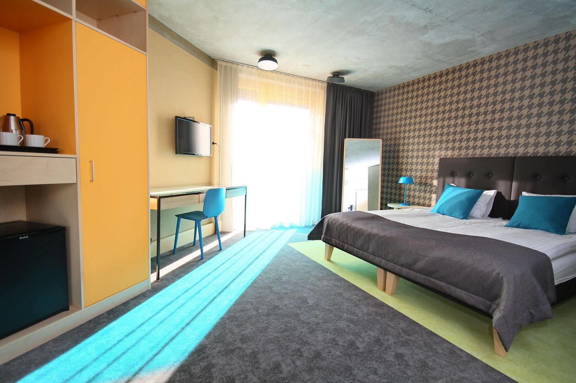 Hotel Kurshi &